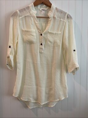 Ali&Kris 3/4 sleeves blouse.